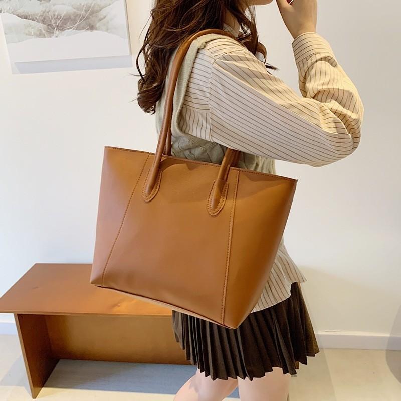 Fashionable Women's Pu Shoulder Tote Bag Spacious Commuter Bag With Zipper Closure