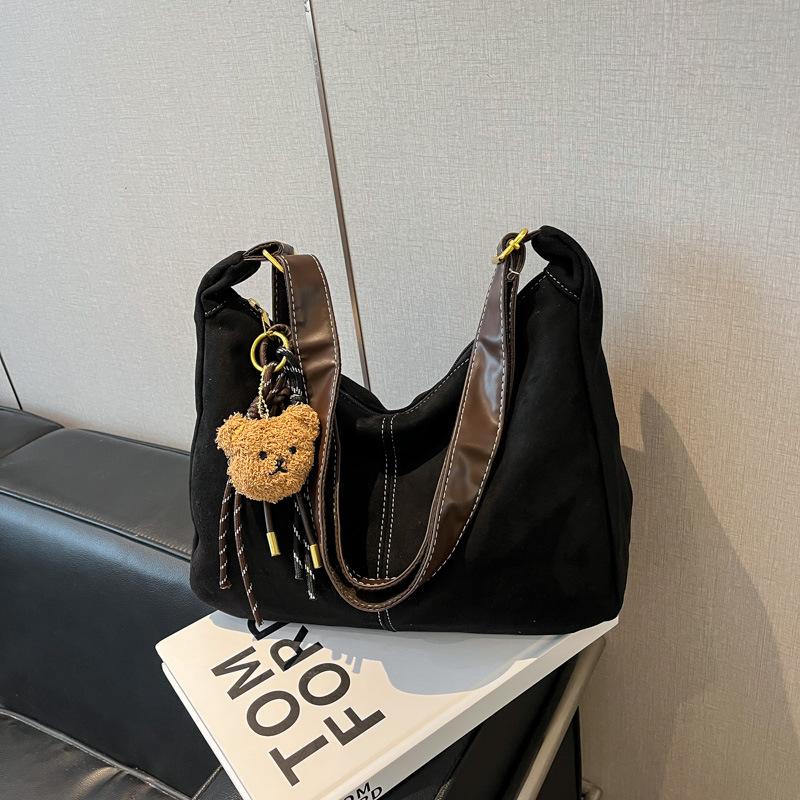 Simple solid color autumn new casual fashionable large capacity temperament commuter crossbody shoulder dumpling bag