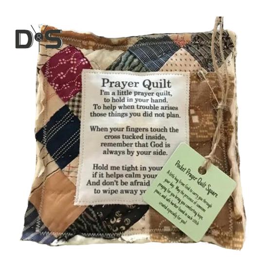 Mini colcha de oração, colcha de oração vintage com dispositivo de madeira dentro, colcha de oração de bolso feita à mão, quadrados, presente religioso para amigos cristãos