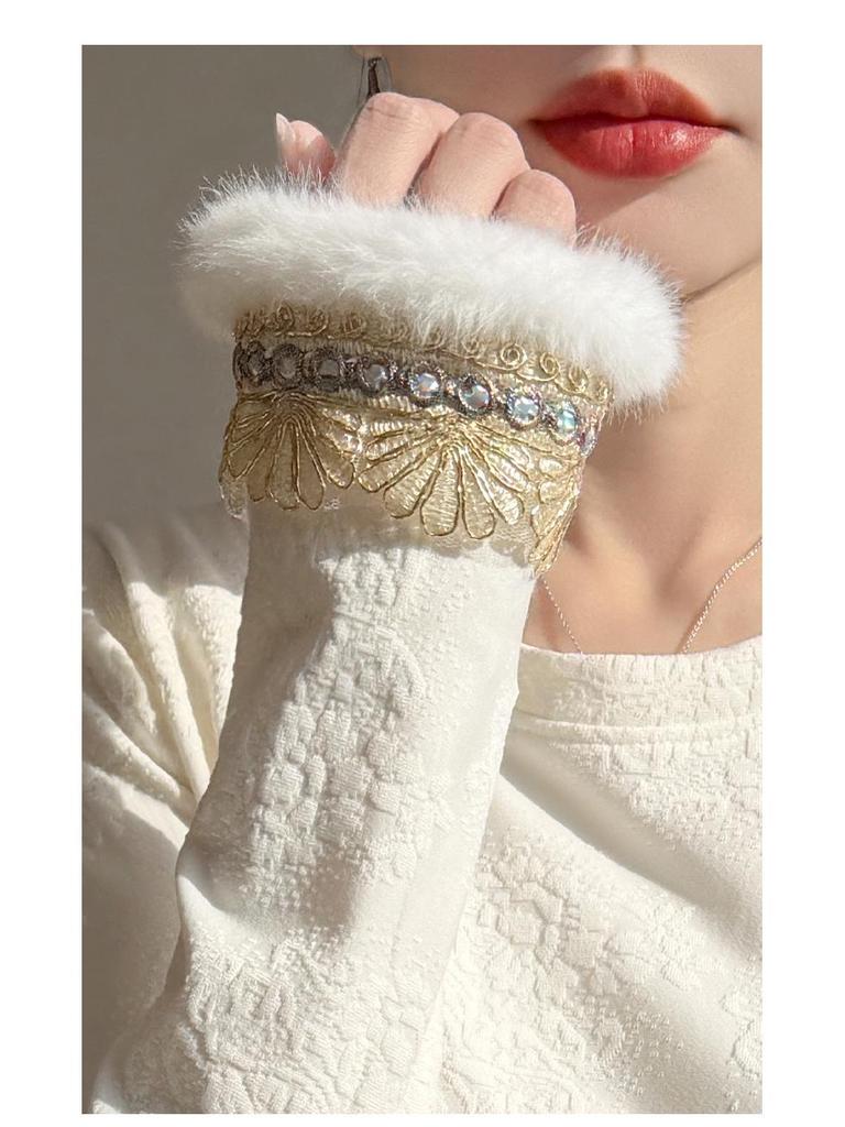 Women's High-End New Chinese Style Round Neck Warm Base Layer Top for Autumn and Winter Fashion
