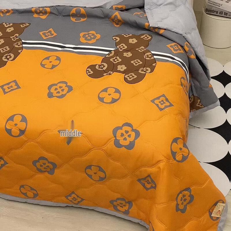 Yuan Zhi Wei Trendy Bear Summer Cooling Quilt