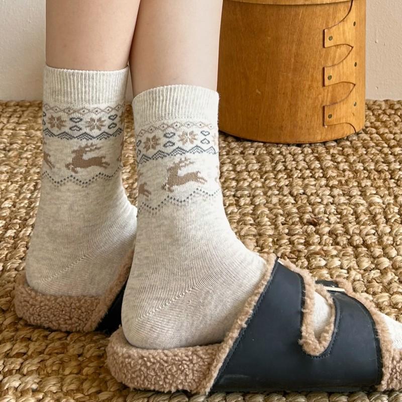 Grey Socks, Women's Retro Deer Cotton Socks, Mid-calf Socks for Autumn and Winter, Ethnic Style, Pile Long Calf Socks