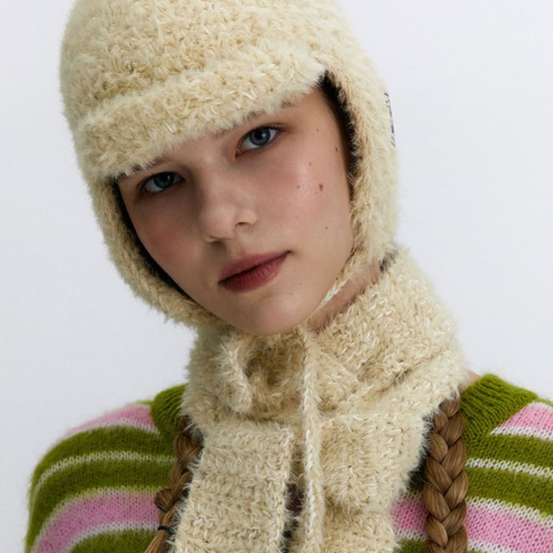 

ТАНЦУЮЩАЯ БАБУШКА АНГОРА ТРУПЕР : ТЕПЛЫЙ Слоновая кость Warm ivory