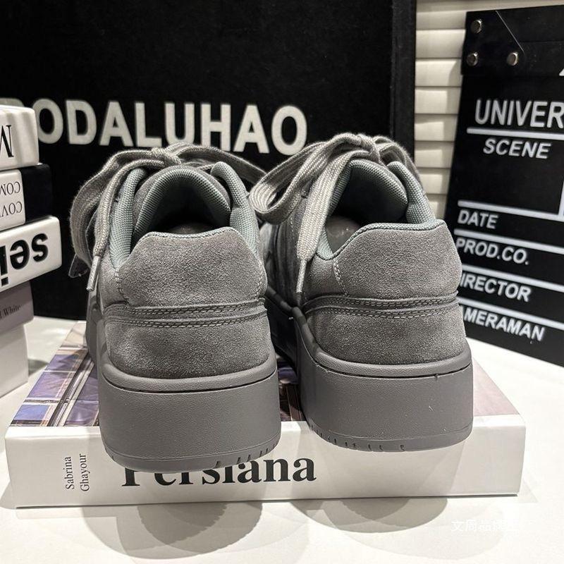 2025 spring and autumn new board shoes niche couple bread women's thick soles increase the trend of sports and leisure sports shoes