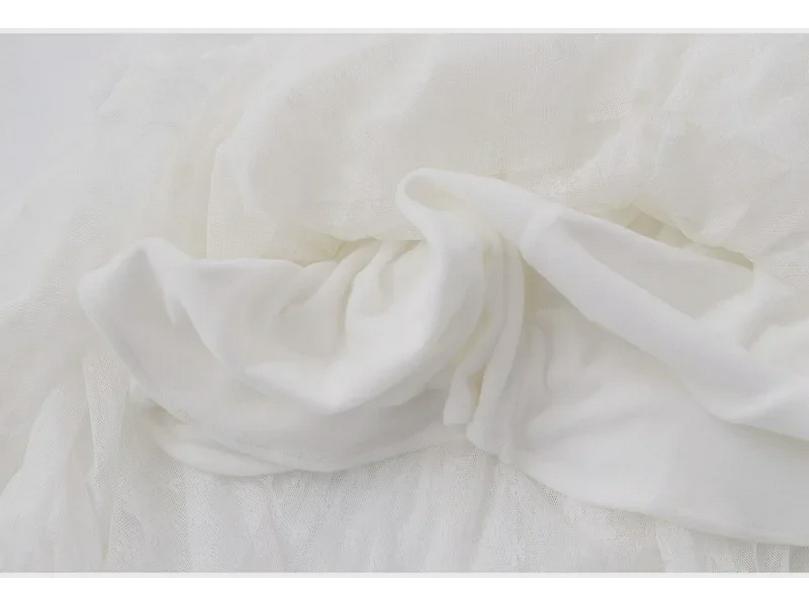 Strapazierfähiger Fantasierock aus Netzstoff mit elastischer Taille und unregelmäßigen Kantennähten