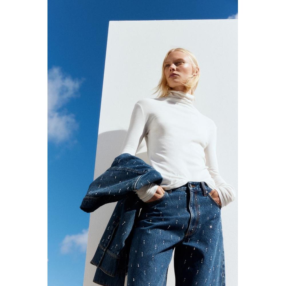 

Водолазка из хлопка HM Pima, кремового цвета