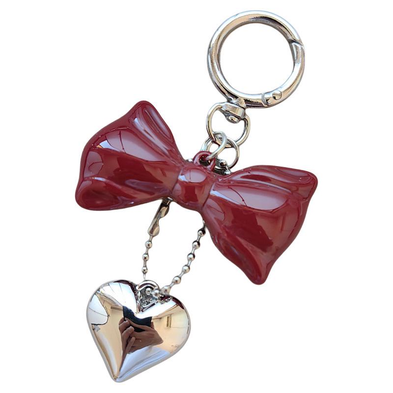 Брелок-подвеска в виде бордового сердца и подвеска на сумку