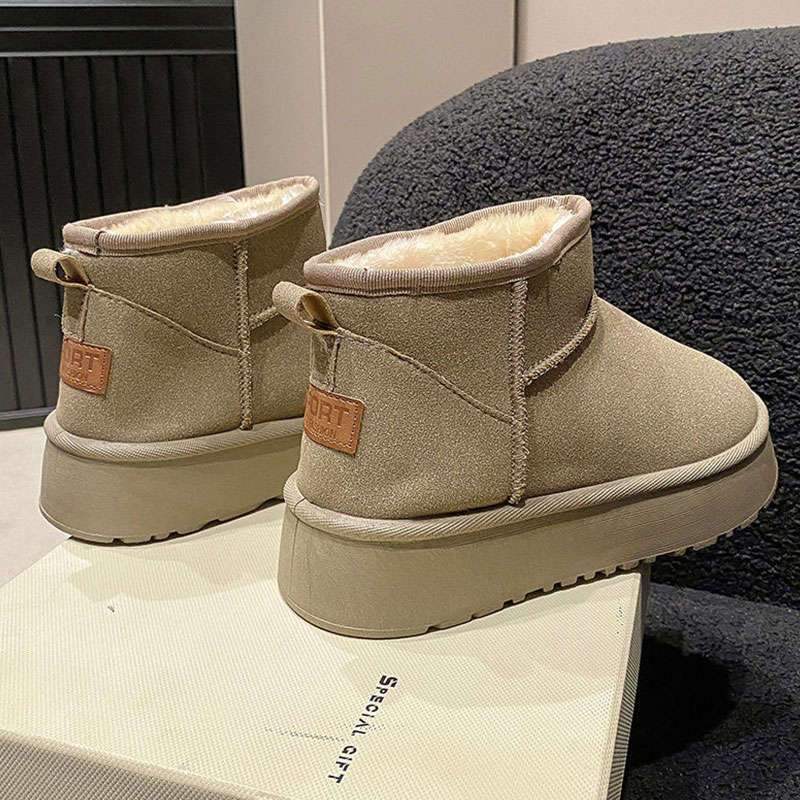Fleece snow boots women wear thick soles winter 2025 new fur integrated short boots thickened non-slip cotton shoes