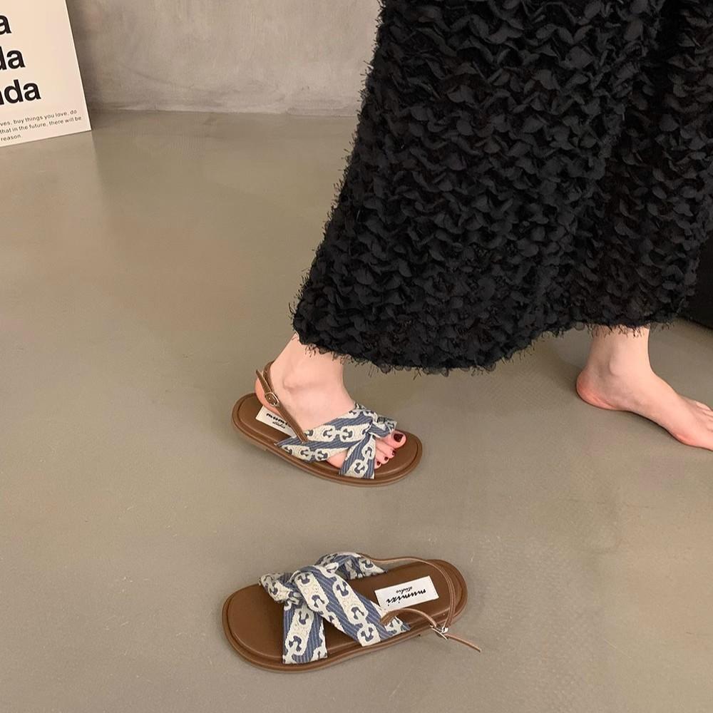 Design sense niche flat sandals shoes women's summer seaside silver cool slippers beach shoes wear Roman women's shoes