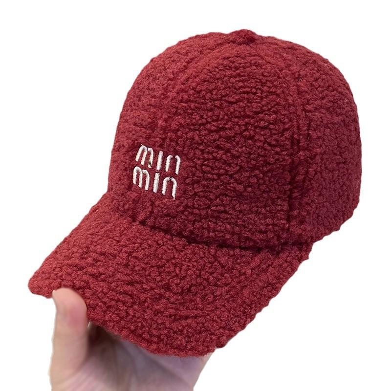 Autumn and Winter Lamb Wool Letter Baseball Cap for Women Versatile Retro Curved Brim Face Showing Small Hat Warm Plush Peaked Cap for Men