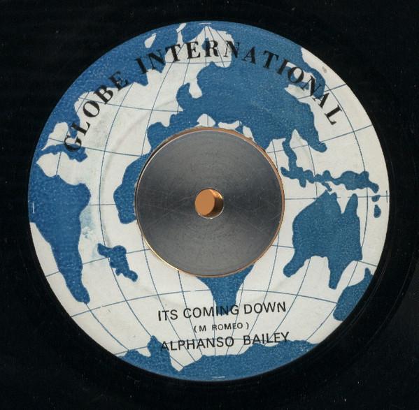 

7-дюймовая пластинка ALPHONSO BAILEY MAX ROMEO Its Coming Down When I Grow Old NONE Globe Internati 1974 Ямайка Регги Ска Даб Б/у