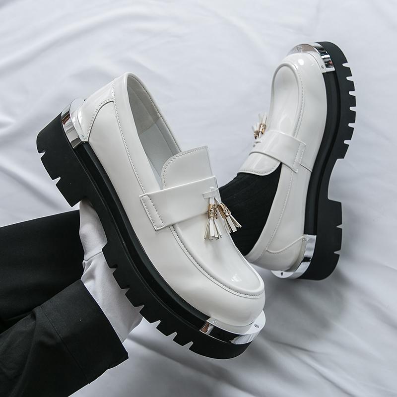 Fashion Classic Men Loafers Black White Men Thick-soled Durable Casual Comfortable Fashionable Fringed Shoes Social Shoes Sizes 38-46
