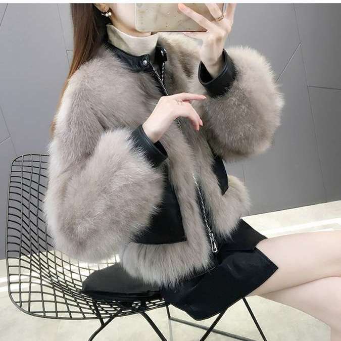 Internet celebrity 2024 autumn and winter Xiaoxiangfeng new fashion imitation fur jacket women's imitation fox hair locomotive clothing top tide