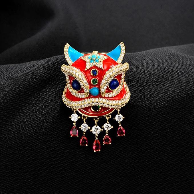 

Брошь Guochao Lion Dance, высококачественная женская нишевая дизайнерская брошь Sense Creative Pin Light, роскошный темперамент, корсаж, пальто, костюм, аксессуары