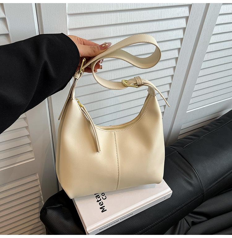 

Niche design bag women s 2025 new trendy summer retro versatile portable shoulder bag fashionable texture underarm bag белый