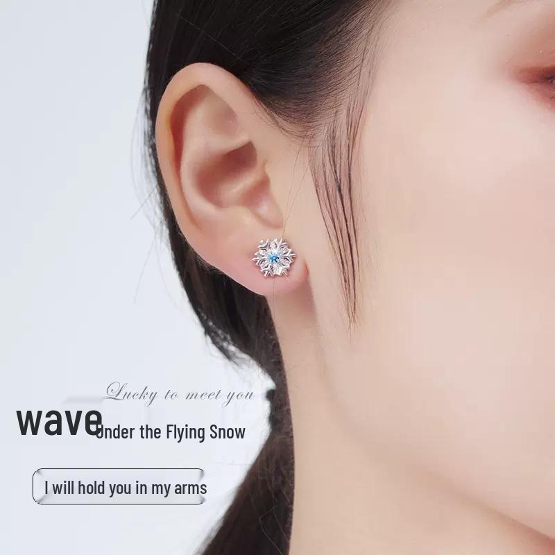Sterling Silver Snowflake Stud Earrings - Festive Winter Gift for Women 2022 Trend