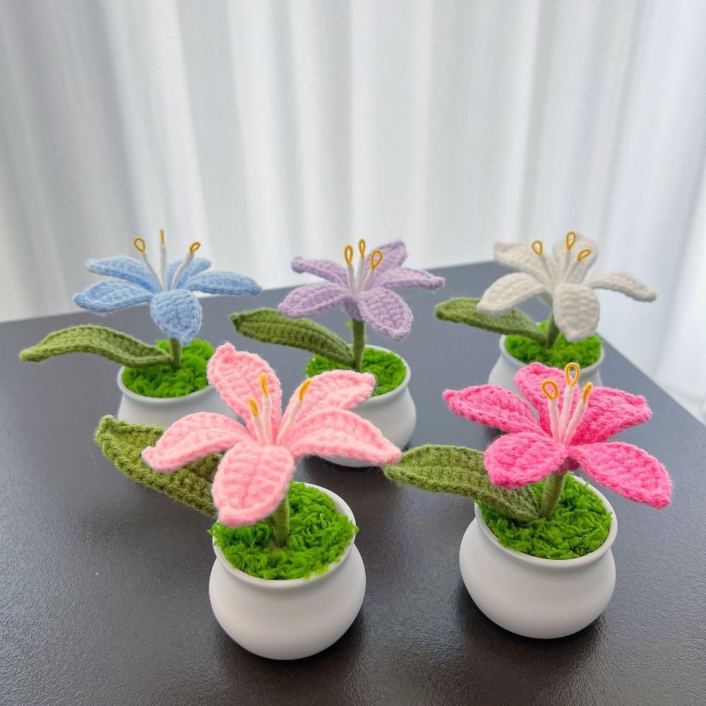 Flowers Hand-Knitted Lily Potted Delicate Crochet Woven Flowers Pot Mother's Day Gift