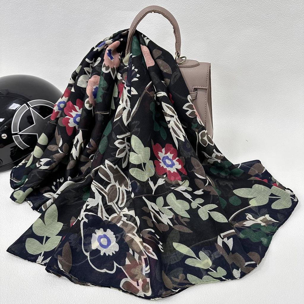 Foulard in Seta Floreale Stile Coreano: Sciarpa da Donna Leggera, Calda e Versatile Autunno/Inverno