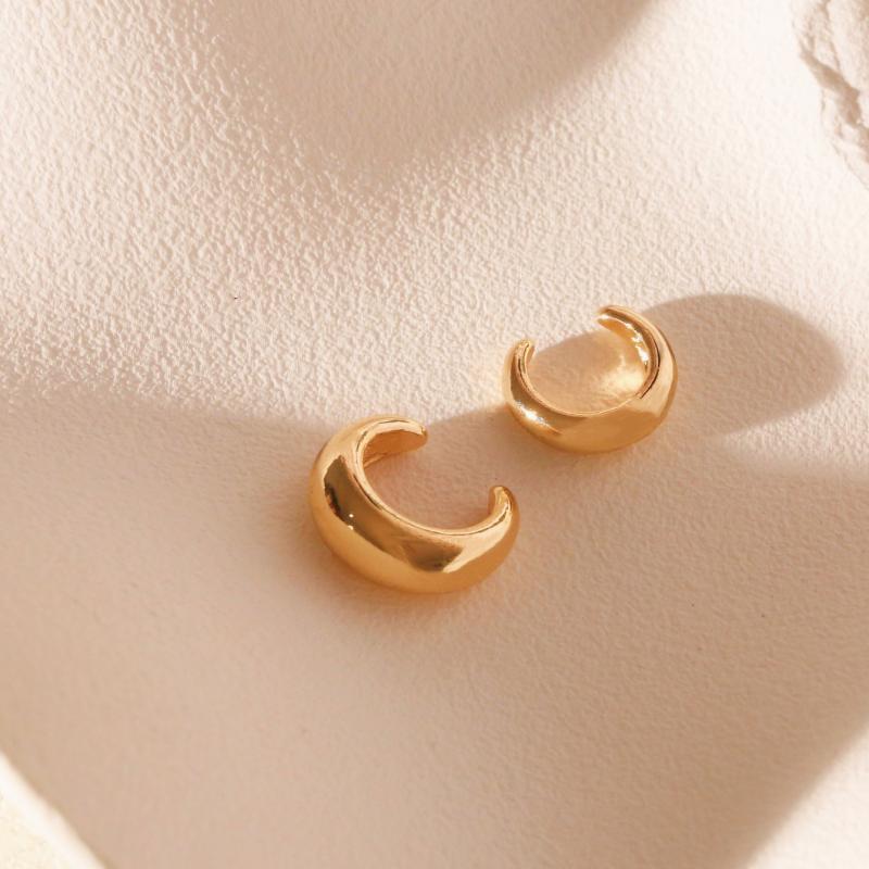 Punk Hip Hop Irregular Smooth Ear Clip for Women Unique Metal C-Shape Clip Earring Fake Cartilage  Jewelry Party