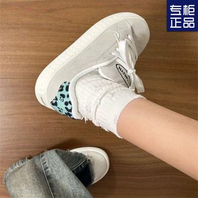 2025 primavera y otoño nuevo femenino versión coreana nicho versátil estudiante casual zapatos de pan originales empalme estampado de leopardo zapatos de tabla retro