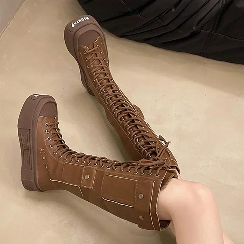 

Модные женские платформенные балетки до колена, мотоциклетные ботинки, кожаная обувь, зима 2025, роскошный новый модный бренд, челси на шнуровке, боты для женщин 35 коричневый