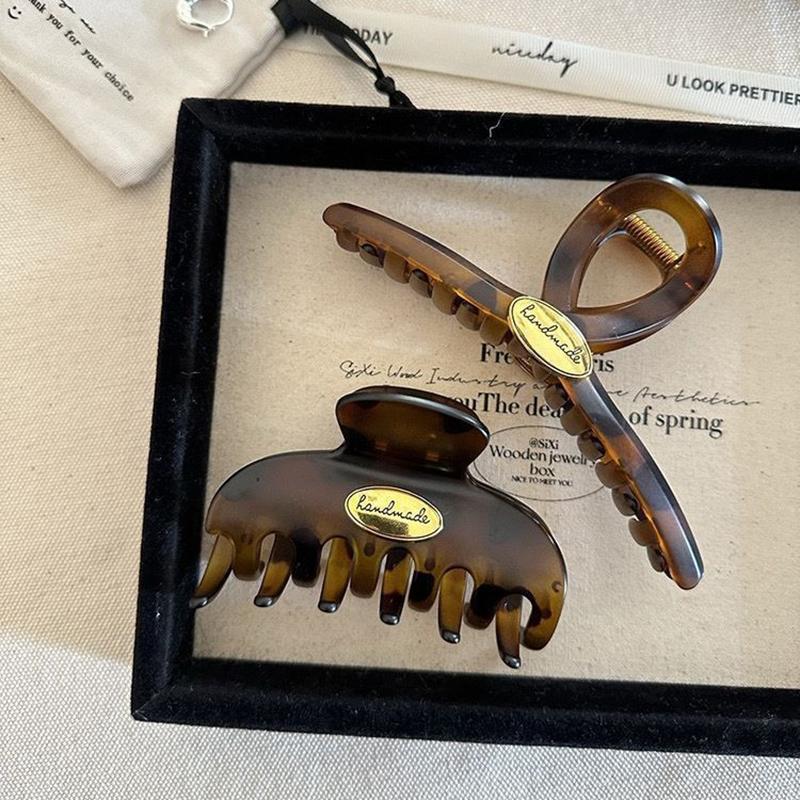 Vintage Acrylic Hair Clip for Women Gold Color Letter Hair Claws Clips Trendy Cross Leopard Shark Clip Hairpin Korea Hair Accessories Girl Headwear