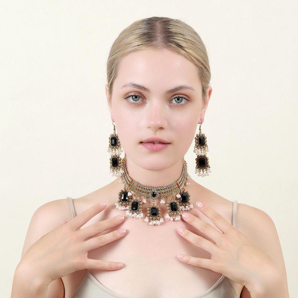 European Bohemian Necklace & Earrings Set: Retro, Ethnic Style Chain with Exaggerated Personality.