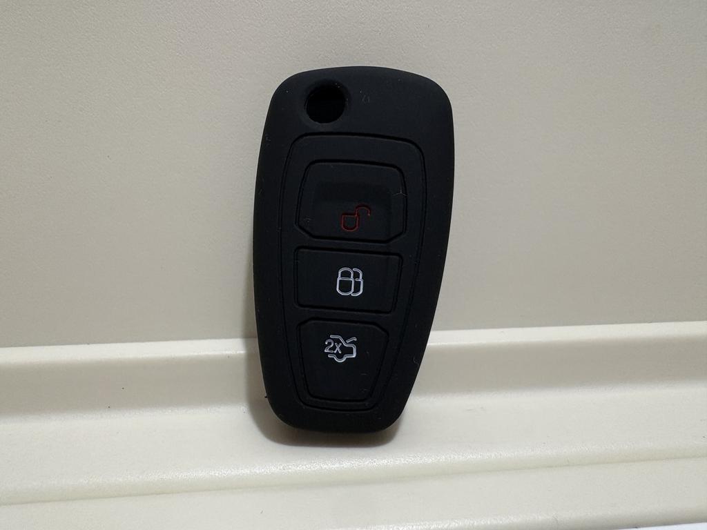 New Silicone Key Cover Case For Ford Focus 3 MK3 4 MK4 Fiesta Kuga Escape Ecosport Fob 3 Buttons Flip Folding Remote Shell Parts
