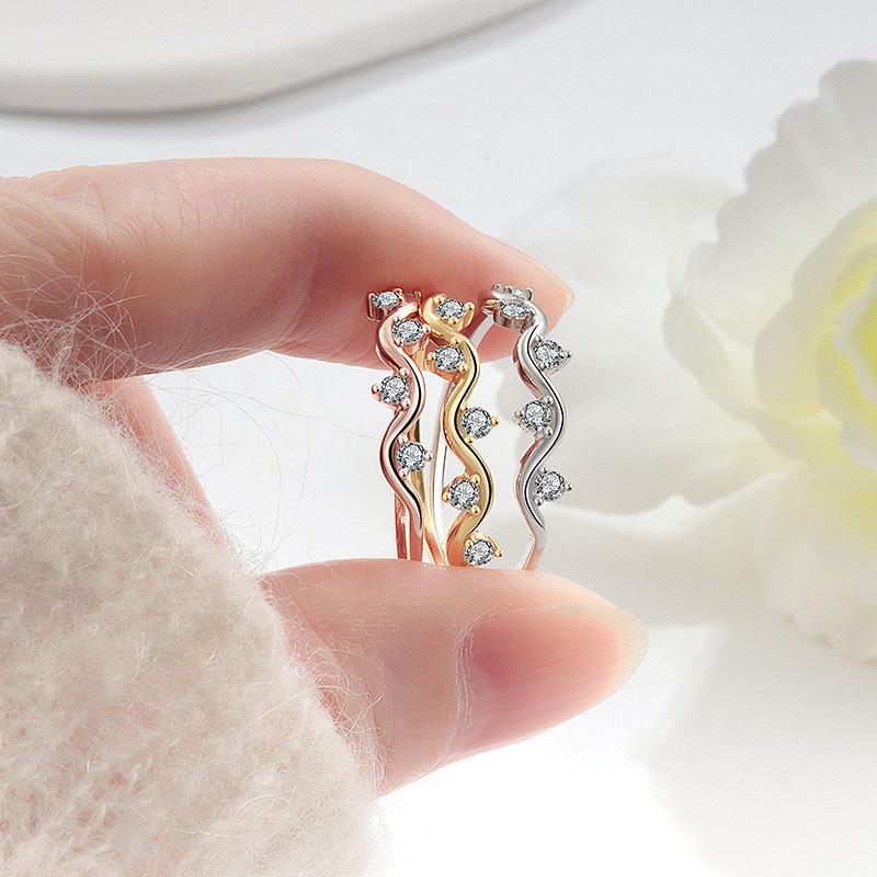 Neuer gewellter kleiner Ring, einfacher und modischer Zehenring, Zirkonring für den kleinen Finger.