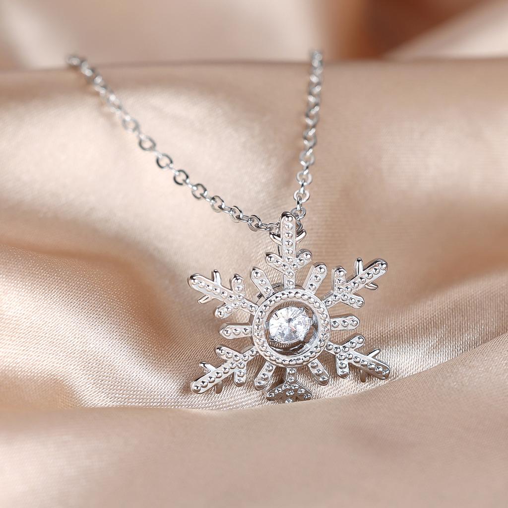 Silver Snowflake Pendant Necklace Rhinestone Crystal Winter Jewelry New Year Gift for Women Girls Fashion Accessory