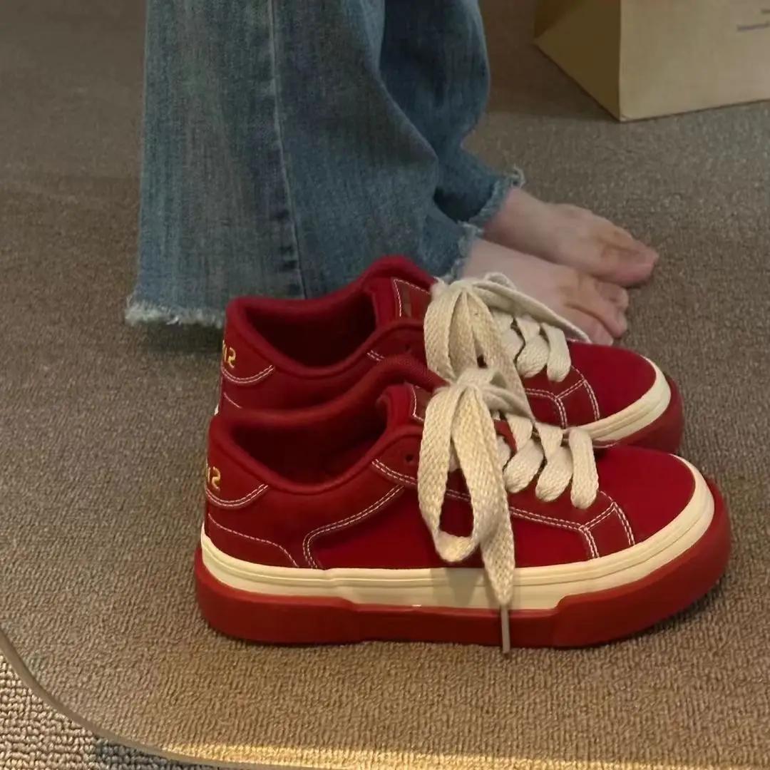 

Женские винтажные красные парусиновые низкие кроссовки для бега, повседневная вышивка букв, обувь для скейтборда, студенческие плоские уличные кроссовки 35
