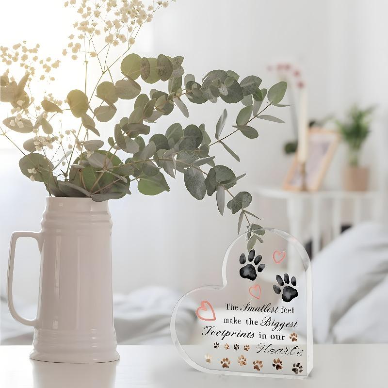2D Flat "The Smallest Feet Make The Biggest Footprints Our Hearts" Heart-Shaped Acrylic Keepsake Plaque, Pet Memorial Gift, Suitable for Wall Decorati