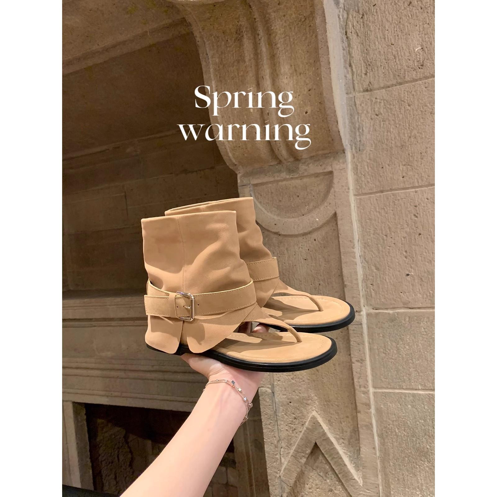 

Spot second delivery! Roman Holiday~ Stylish Spice Girls Flat Sandals Round Head Pin Toe Buckle Strap Wear Medium Cool Boots 40 чёрный