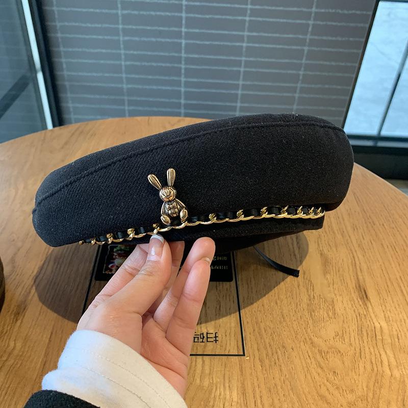 

Sweet and Cool Metal Chain Beret Women Japanese Autumn and Winter Flat Top Retro Fashion Painter Hat Men M（56-58cm）
