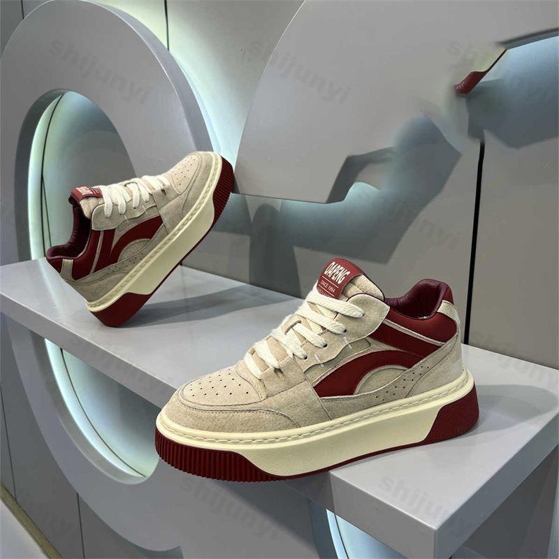 Fashion Autumn Men's Skateboarding Shoes Comfortable 2025 New High-Top Sneakers Casual Sports Shoes Men Street Leather Walking Shoes