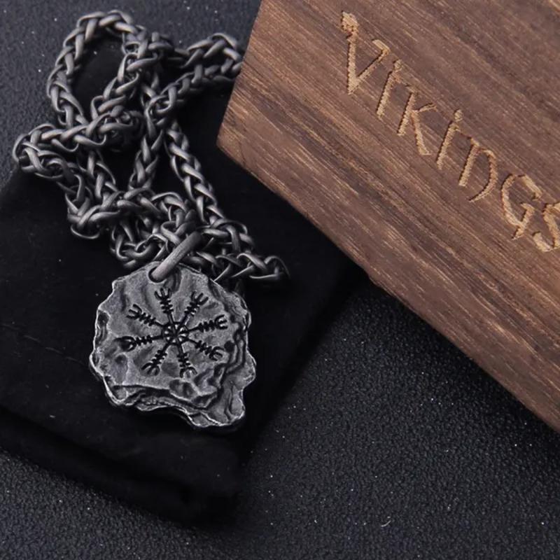 Viking Rune Helmet of Awe Pendant Necklace As A Men s Gift чёрный