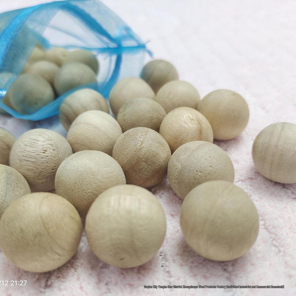 Natural Camphor Wood Balls – 1.8cm Beads for Wardrobe Protection: Anti-Mold, Anti-Insect, Anti-Moth, Anti-Moisture, Deodorizer.