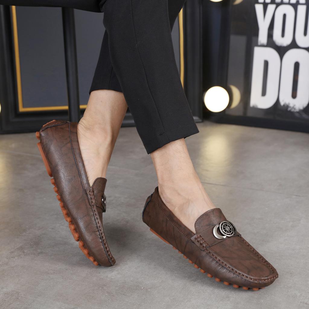 Fashion New Metal Buckle Slip-On Flats Moccasin Genuine Leather Mens Loafers Comfortable Casual Walking Shoes Man Office Business Shoes