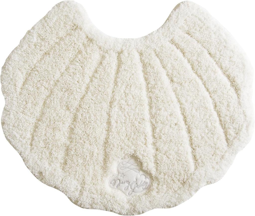 Ensemble Élégant de 4 Tapis de Toilette Moelleux Lavables en Forme de Coquillage par Okato Merry Gelato. Compatible avec les toilettes standard et chauffantes. Comprend un couvercle,
