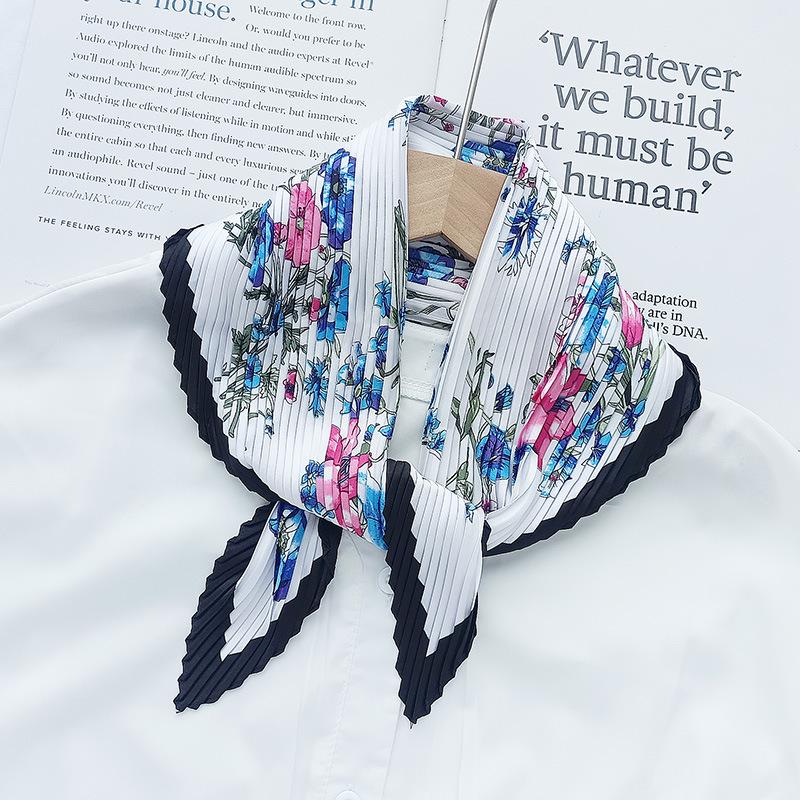 Retro Color Block Crinkled Square Scarf - 70cm Pleated Neckerchief in Imitation Silk for Women