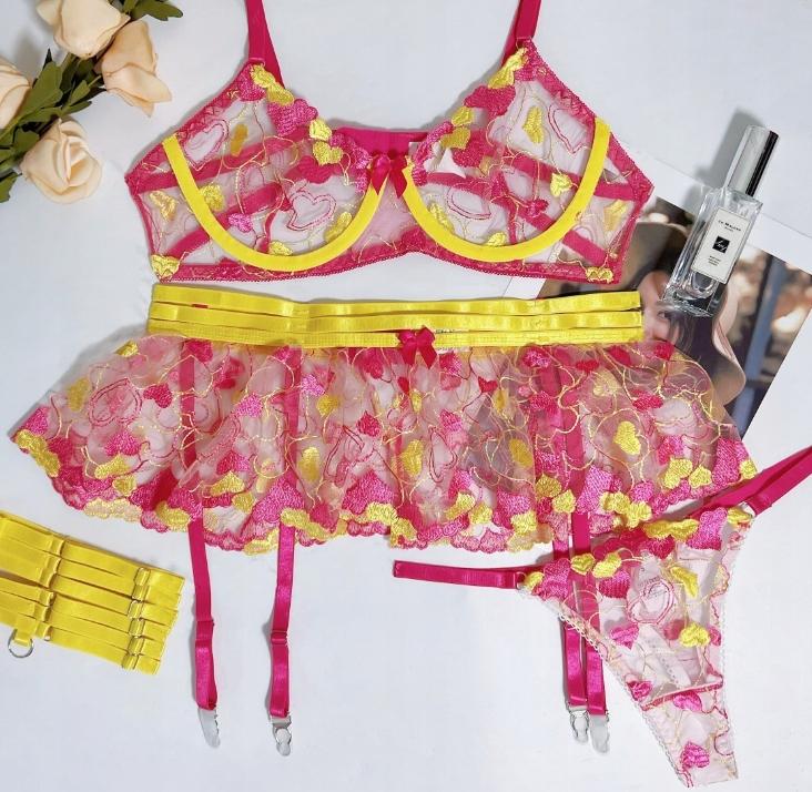 Beautiful Set Of Women's Underwear: Bra, Skirt, Thigh Straps, Thong M