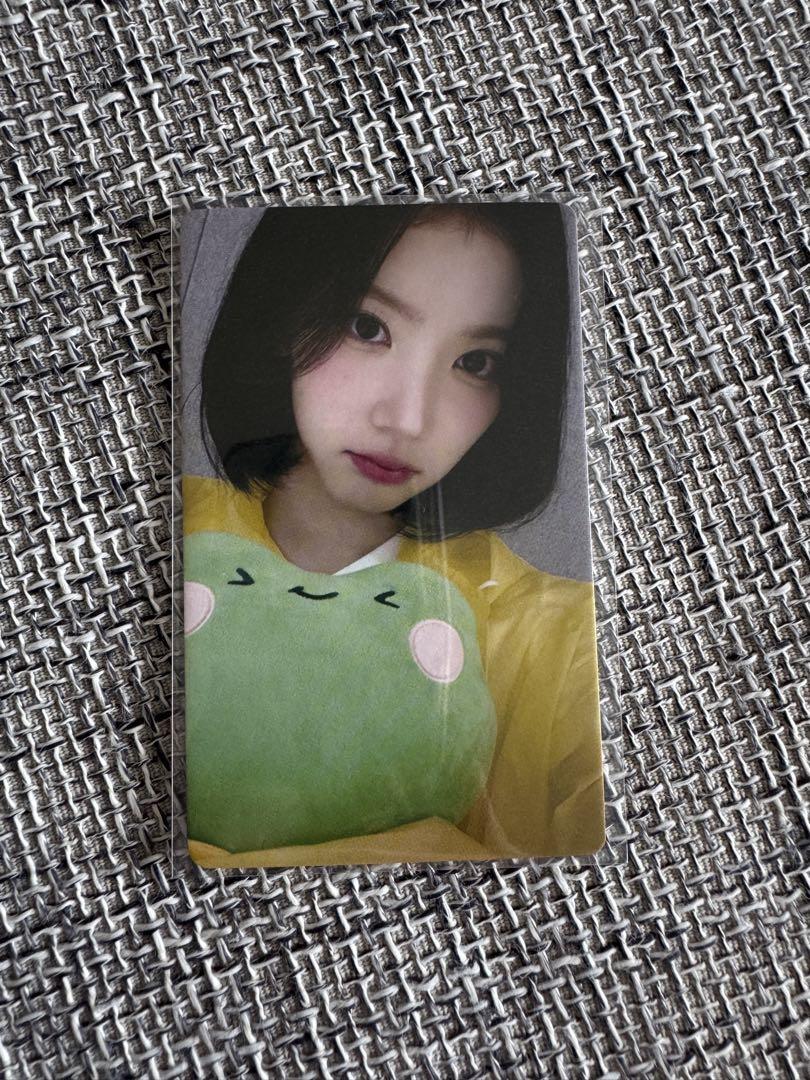 

[USED] hearts2hearts style Jiwoo trading card jumpup