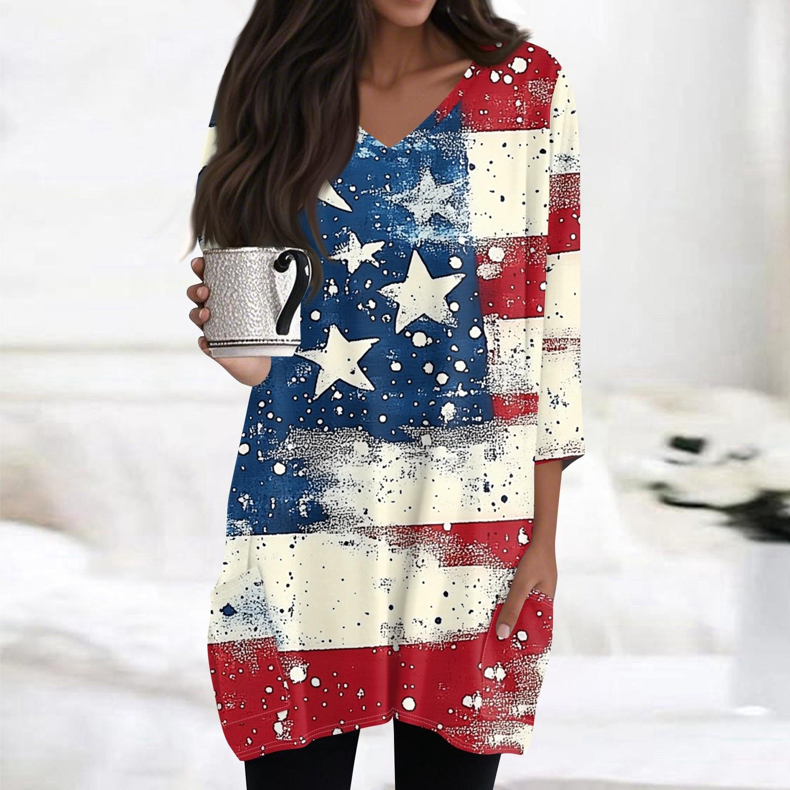 

Женские топы с V-образным вырезом и рукавом 3/4, блузки, повседневные рубашки средней длины, модные туники с принтом «День независимости» и карманами S красный