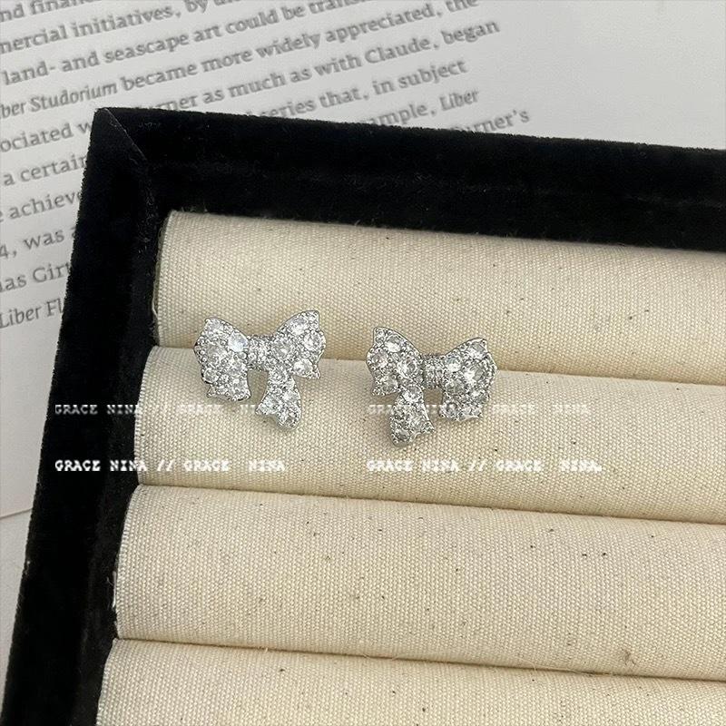 Full diamond bow stud earrings New Year's popular temperament light luxury niche high-end earrings unique earrings women