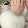 1 Pair Faux Fur Wrist Cuffs Women Furry Arm Warmers Fluffy Warm Furry Bands for Winter Spring Autumn Outfits Skiing Parties