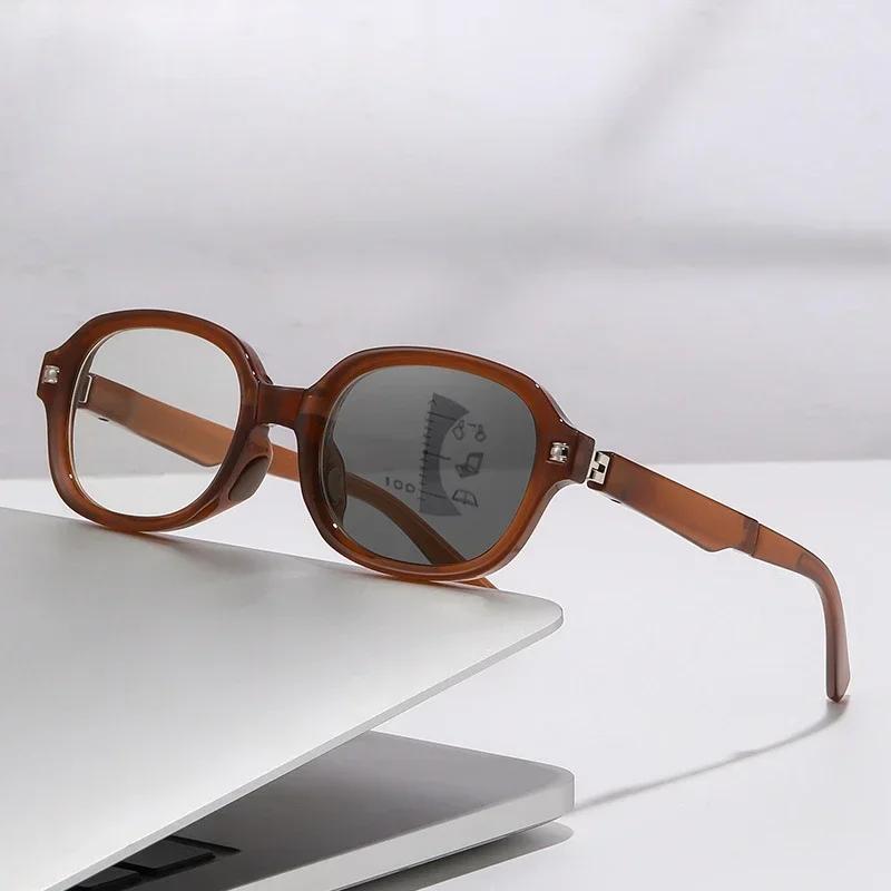 

2025 Anti Blue Light Portable Folding Presbyopia Glasses Multifocal Photosensitive Color Changing Oval Frame Reading Glasses 0 коричневый