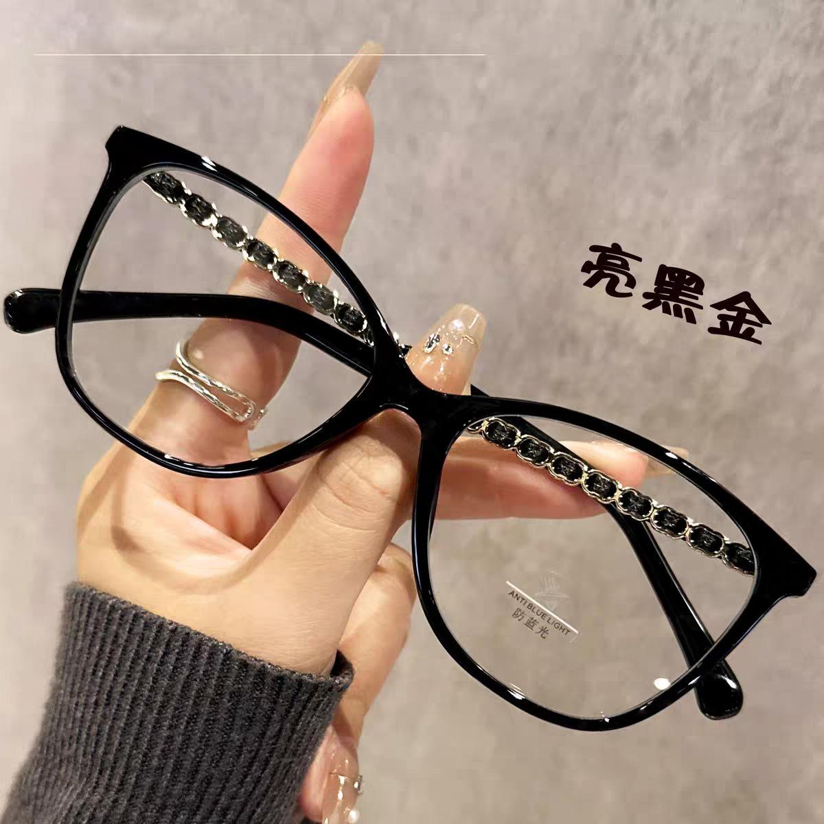

Trendy Fashion Retro Collection Reading Glasses Show Young Reading Glasses Women Anti-Blue Light Plain Face White Glasses Frame anti-blue light