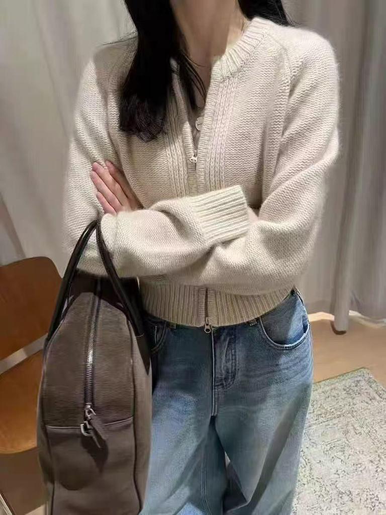 Women's Premium Pure Wool Short Sweater - Stylish, Round Neck, Thick, Soft Knit for Autumn/Winter