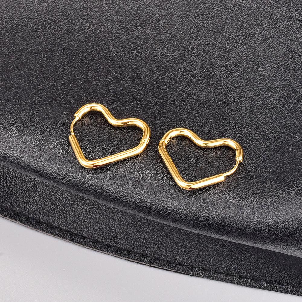 E34 E34 Heart-Shaped Earrings with Gold-Plated Stainless Steel Earrings