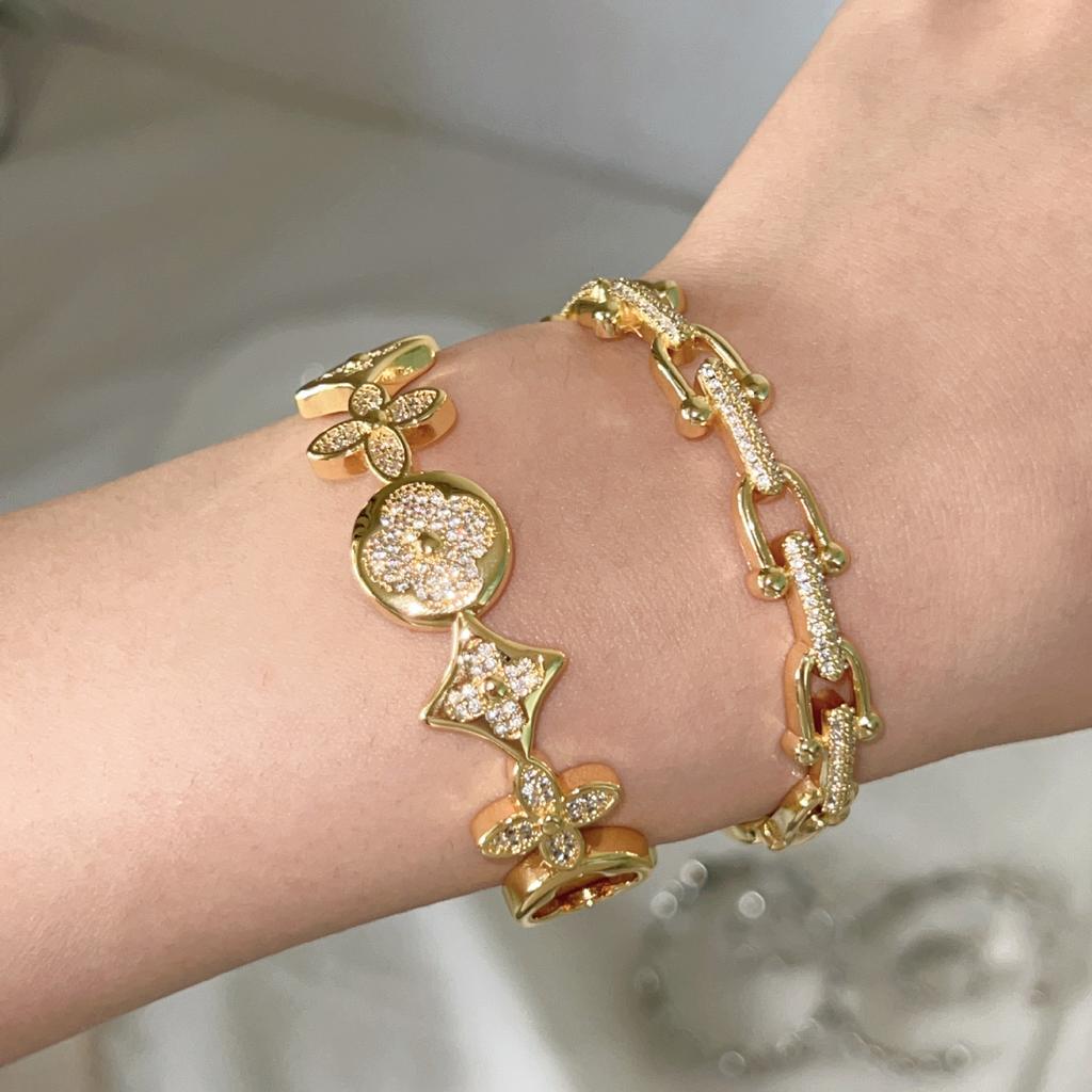 2PCS Advanced Clover Hollow Micro Inlaid Ring Bracelet Set Jewelry